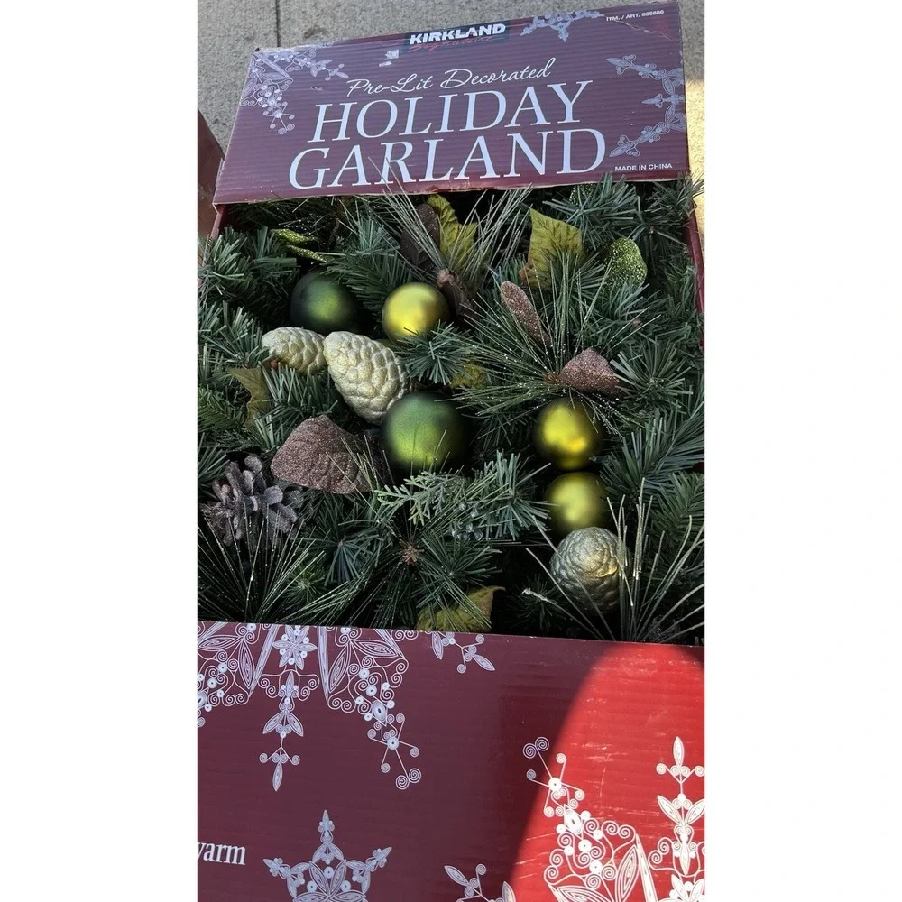 Kirkland 9' Pre-lit LED Greenery Holiday 9 FT Garland - Stunning Piece